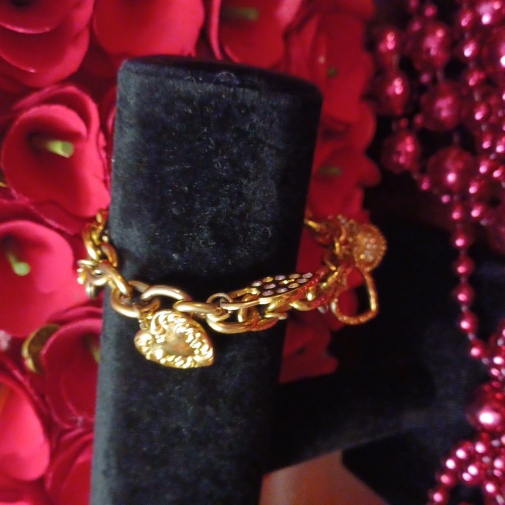 Vintage rare Kirks Folly 14k gold over sterling Heart VALENTINE  Charm bracelet